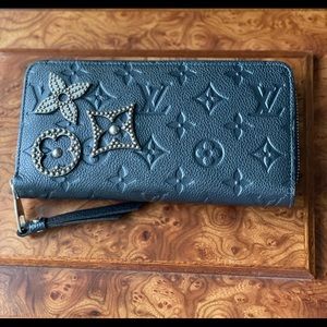 💙 Louis Vuitton Flower Pins Wallet 💙